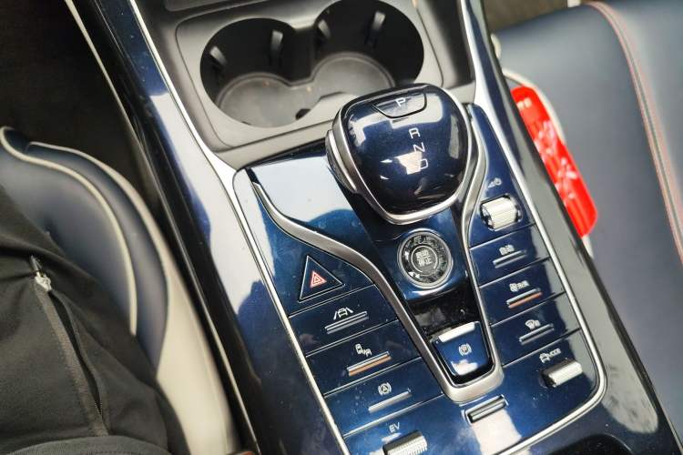 Used BYD Qin PLUS 2021 DM-i 120KM Flagship Model Gear Lever
