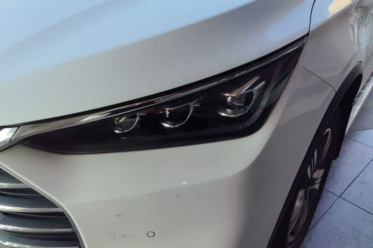 Used BYD Tang 2019 2.0T Automatic SmartConnect Luxury Edition 5 Seats China VI Standard