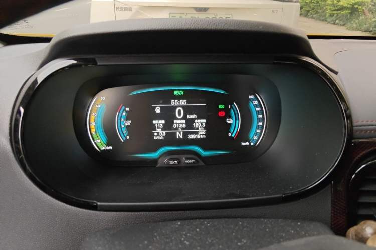 Used Chery QQ Little Ant 2022 Revised Version Sweet Pink Edition Half-Sugar Version Lithium Iron Phosphate 30.7 kWh 30 kW 301 km
