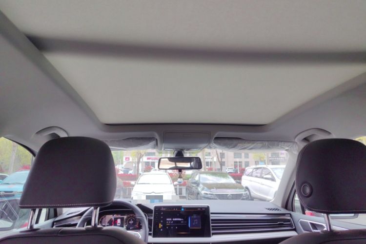 Used Volkswagen Tiguan L 2024 Outstanding Model 300TSI Automatic Two-Wheel Drive Longteng Edition Headliner