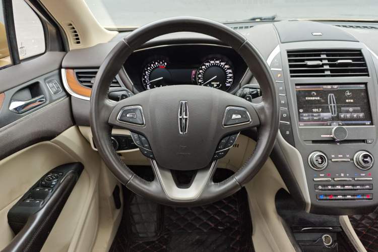 Used Lincoln MKC 2014 2.0T Two-Wheel-Drive Luxury Edition Steering Wheel