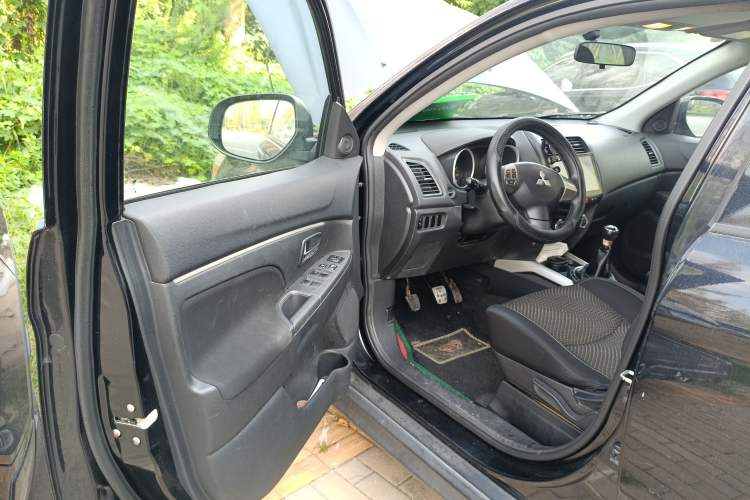 Used Mitsubishi ASX 2013 2.0L Manual Two-Wheel Drive Comfort Edition Driver Seat