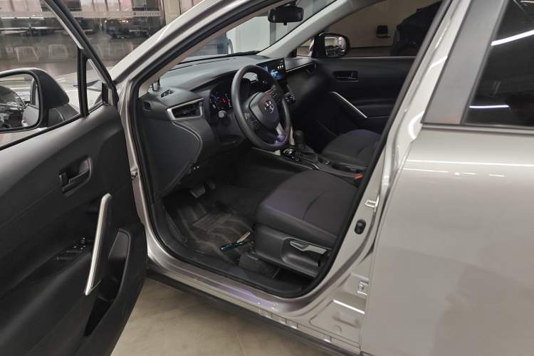 Used Toyota Corolla Cross 2024 2.0L Pioneer Edition