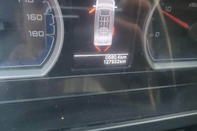 Used Iveco Power Daily 2017 2.5T Deluxe A37 Mid-Roof 6-7 Seater Bus 47Z5 Odometer Close Up