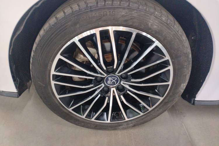Used BYD Han 2020 DM Four-Wheel Drive Performance Edition Prestige Model Left Front Wheel Hub
