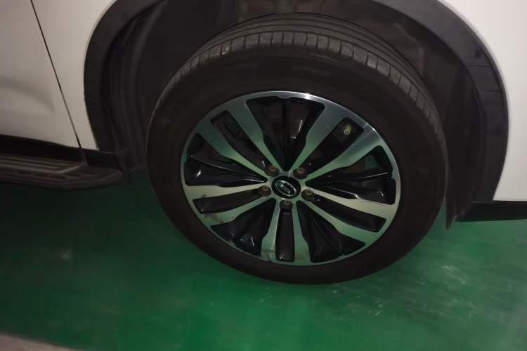 Used GAC Trumpchi GS4 2017 235T Automatic Two-Wheel Drive Luxury Smart Connectivity Version Right Front Wheel Hub