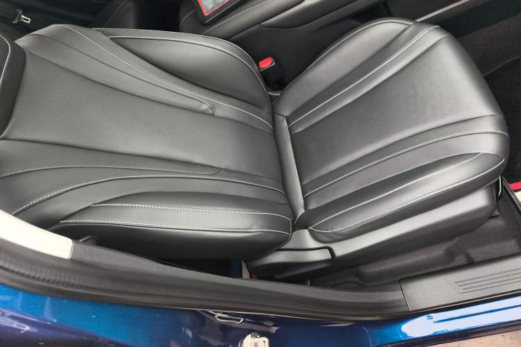 Used Venucia V 2021 260T Idol Edition Right Front Seat