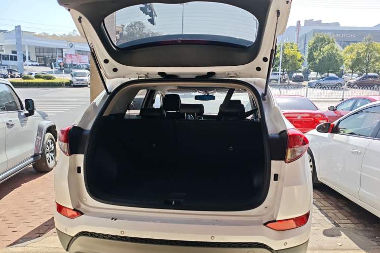 Used Hyundai Tucson 2018 1.6T Dual-Clutch Two-Wheel Drive 15th Anniversary Special Edition