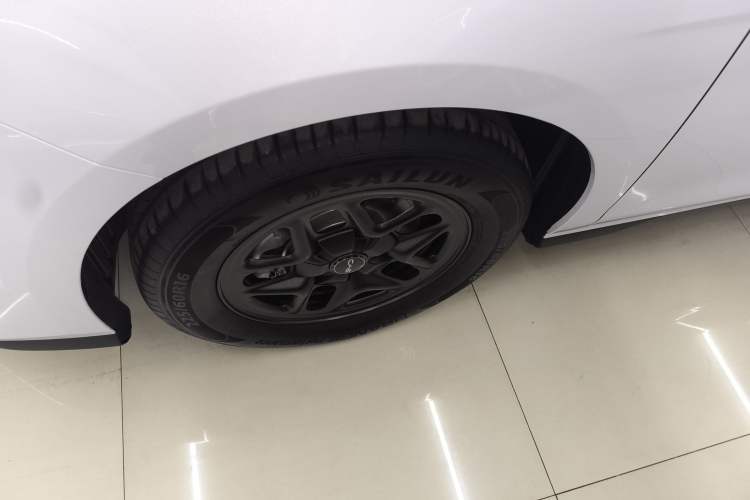 Used BYD Seal 05 DM-i 2026 DM-i 128KM Luxury Edition Left Front Wheel Hub