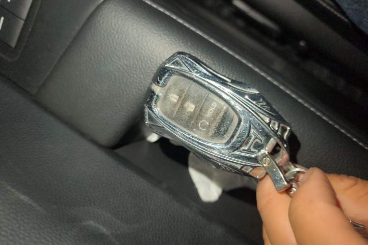 Used Honda CR-V 2023 240TURBO Two-Wheel Drive FENGSHANG Edition 5 Seats Vehicle Key