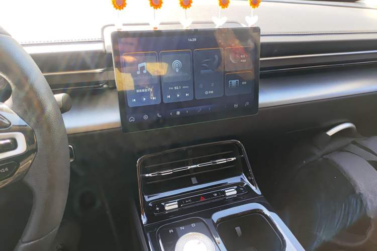 Used Wuling Xingguang 2024 Co-Creation Edition 410 Standard Model Audio And AC Panel