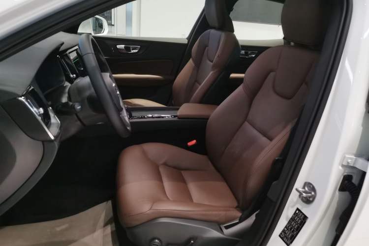 Used Volvo S60 2025 B4 Zhiyi Luxury Edition