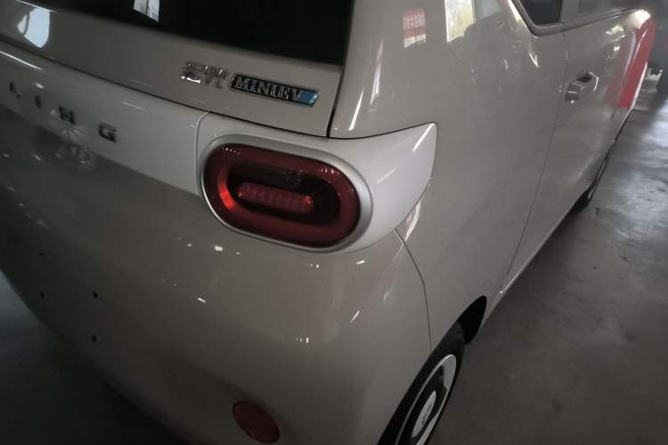 Used Wuling Hongguang MINIEV 2024 3rd Generation 215km Youth Edition Right Rear Taillight