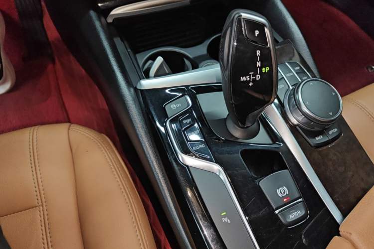 Used BMW 5 Series 2018 528Li Launch Special Edition Gear Lever