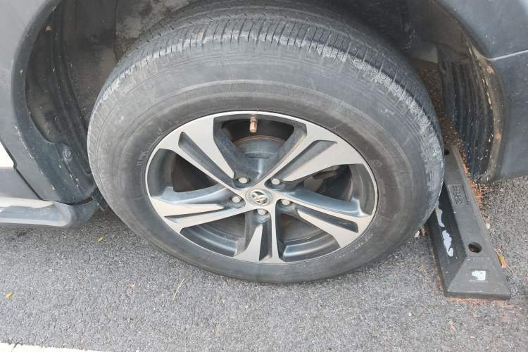 Used Toyota RAV4 2015 2.0L CVT Two-Wheel Drive Fashion Edition
