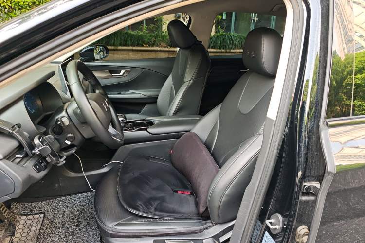 Used Hongqi E-QM5 2021 Online Booking Charging Basic Edition 5 Seats Left Front Seat