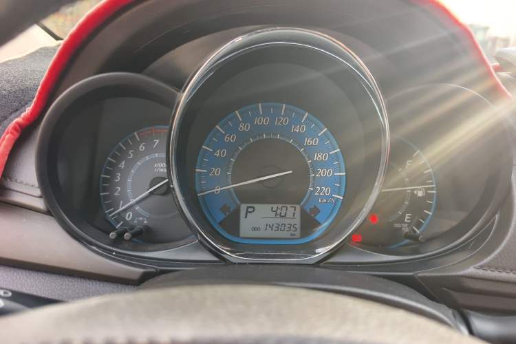 Used Toyota YARiS L Zhi Xuan 2015 1.5E Automatic Charm Edition
