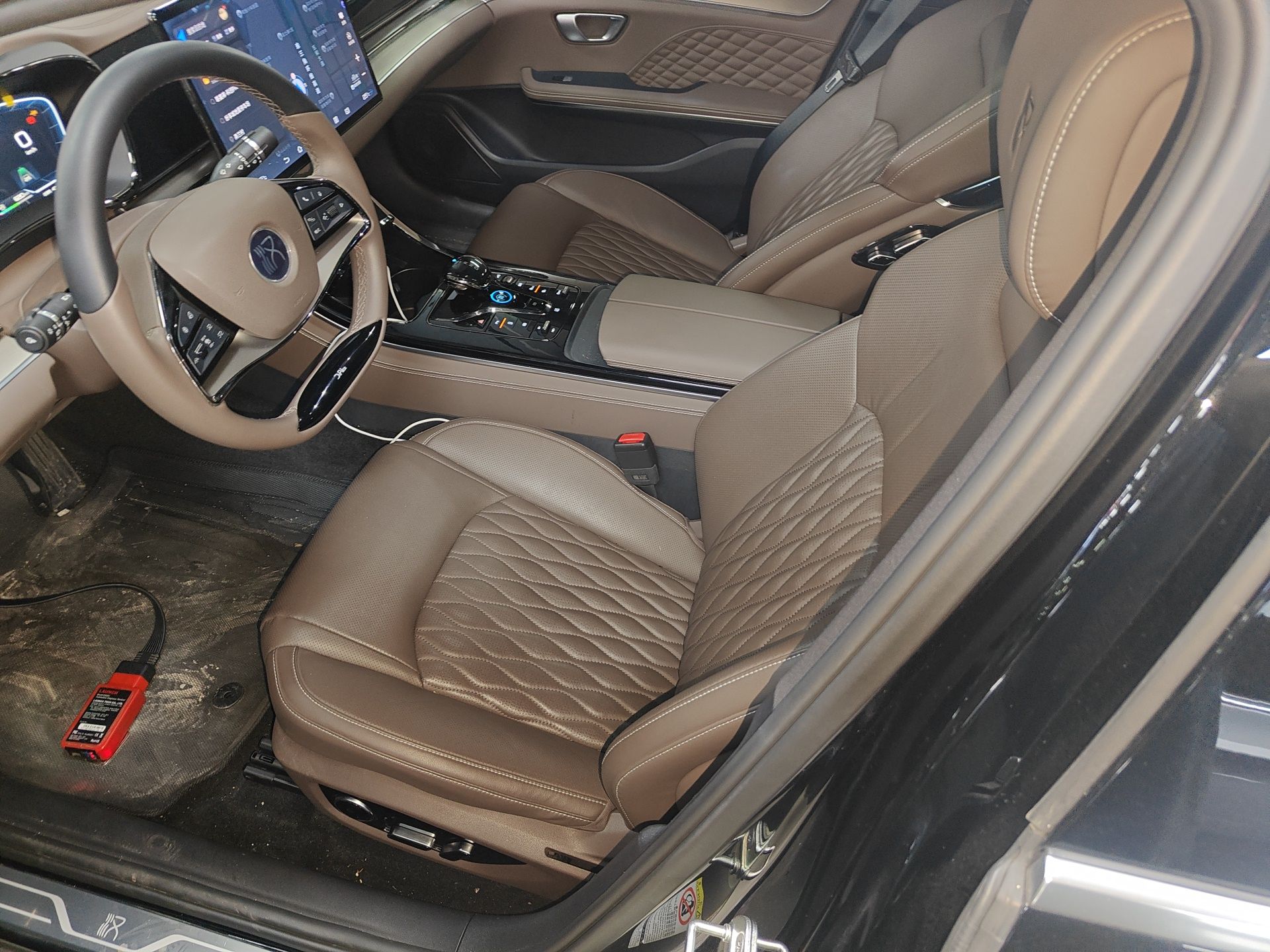 Переднее сиденье в автомобиле