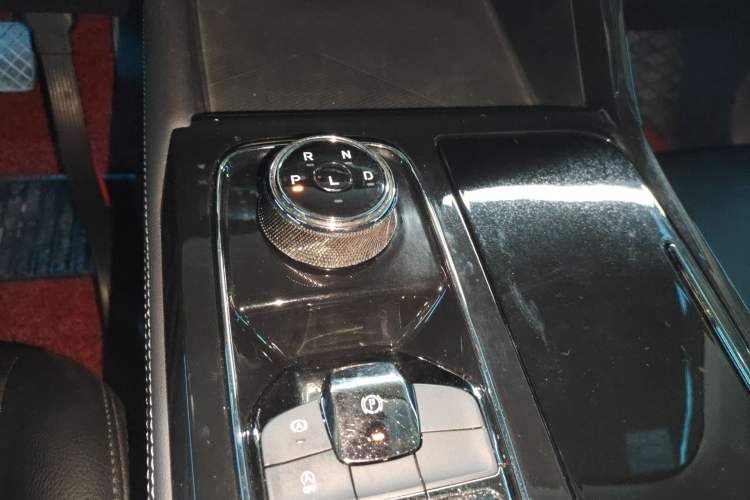 Used Ford Equator Sport 2023 EcoBoost 170 Prime Edition Gear Lever