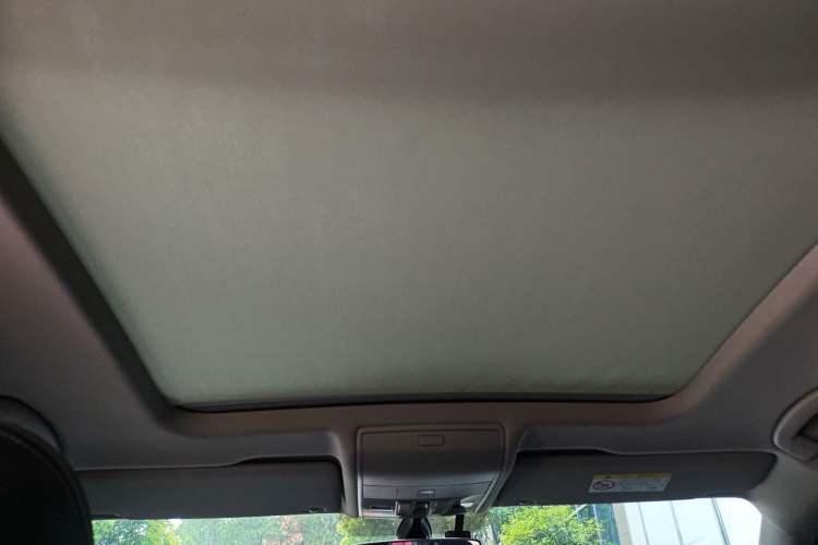 Used Volkswagen Tiguan L 2019 Revised 330TSI Automatic Two-Wheel Drive Smart & Luxury Edition China VI Standard Headliner