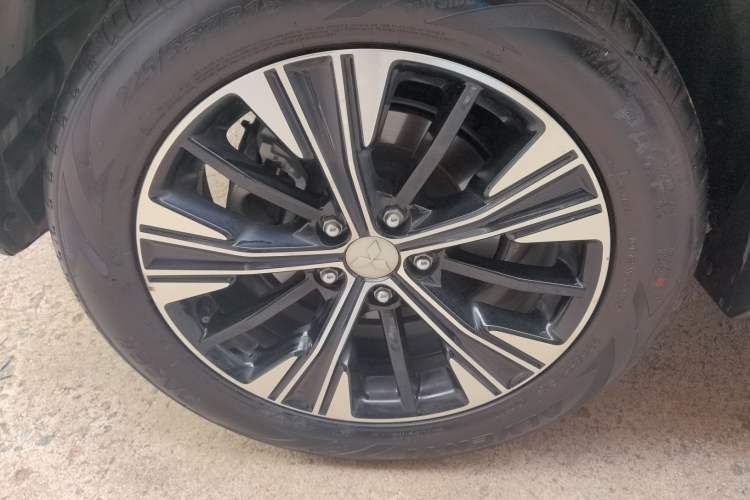 Used Mitsubishi Eclipse Cross 2018 1.5T CVT Two-Wheel Drive Belief Edition Right Rear Wheel Hub