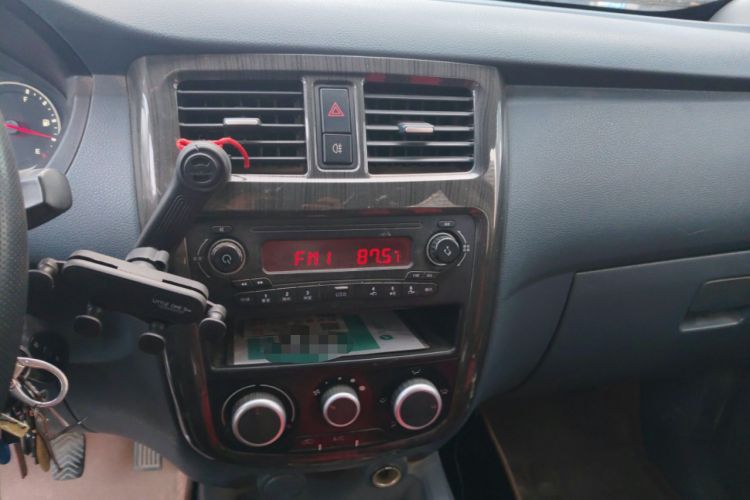 Used Wuling Rongguang V 2015 1.5L Base Version
