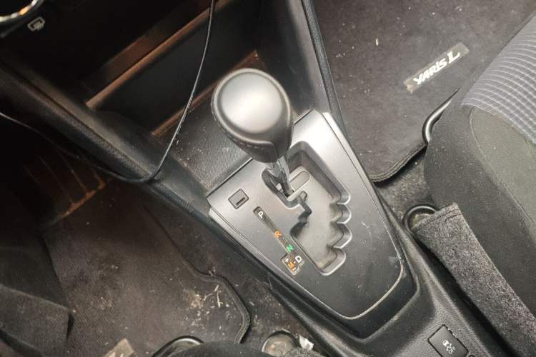 Used Toyota YARiS L Zhi Xiang 2019 1.5E CVT Dynamic Edition China VI compliant Gear Lever