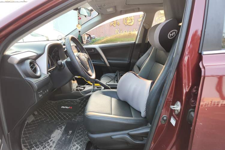 Used Toyota RAV4 2016 2.0L CVT Two-Wheel Drive Fashion Edition China V Standard