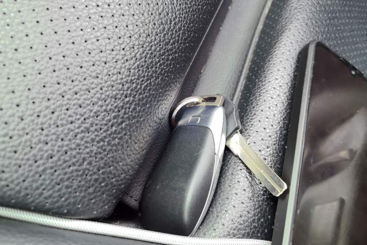 Used Mercedes-Benz C-Class 2020 Restyled C 260 L Sport Edition Vehicle Key