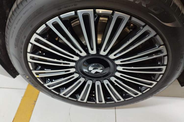 Used Nio ES8 2026 Model 6-seat Executive Luxury Edition Exterior 2