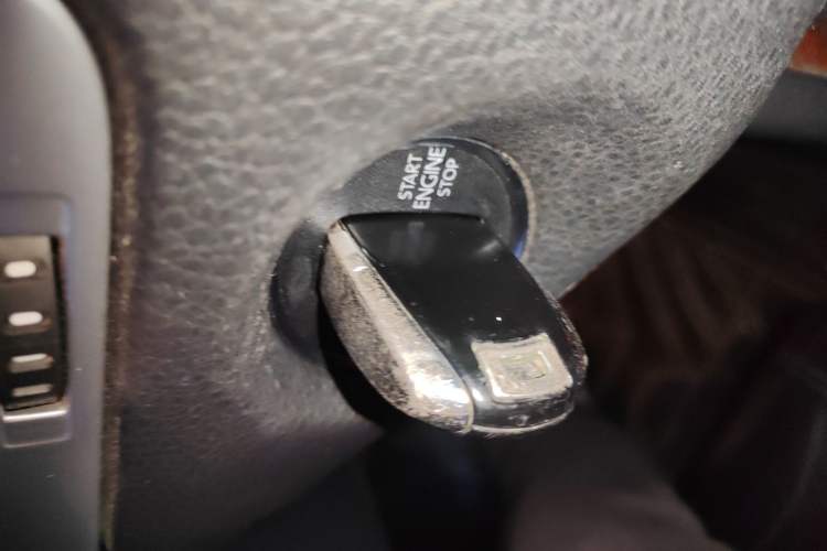 Used Volkswagen Touareg 2011 3.0 TSI Standard Version Vehicle Key