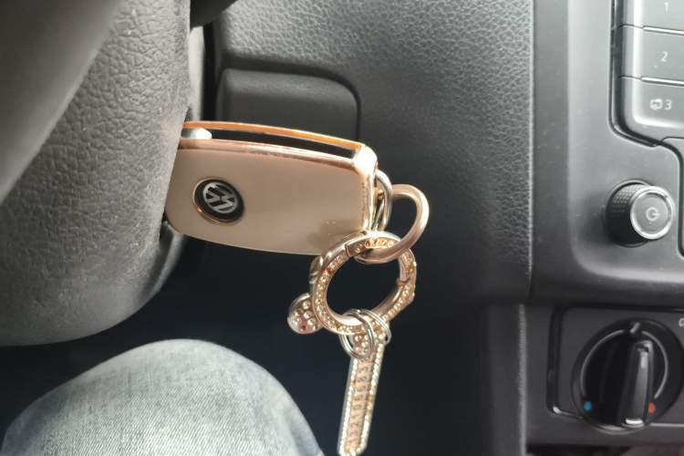 Used Volkswagen Polo 2016 1.4L Manual Fashion Model Vehicle Key