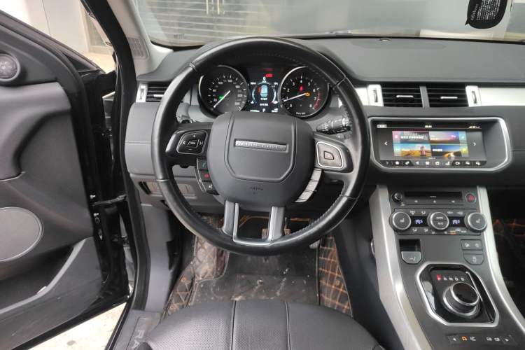 Used Land Rover Range Rover Evoque 2018 240 PS SE DYNAMIC Smart Edition