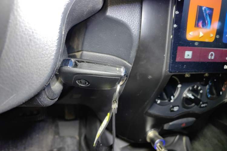 Used Nissan Livina 2013 1.6XE CVT Comfort Edition Vehicle Key