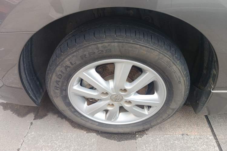 Used Nissan Sylphy 2016 Classic 1.6XE Manual Leading Edition Left Front Wheel Hub