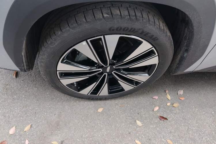 Used Geely Auto FX11 2025 4th Generation 1.5TD DCT Jinxiu Left Front Wheel Hub