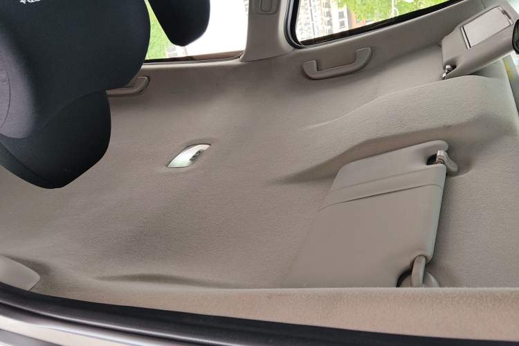 Used Honda Fit 2014 1.5L SE CVT Fashion Model Headliner