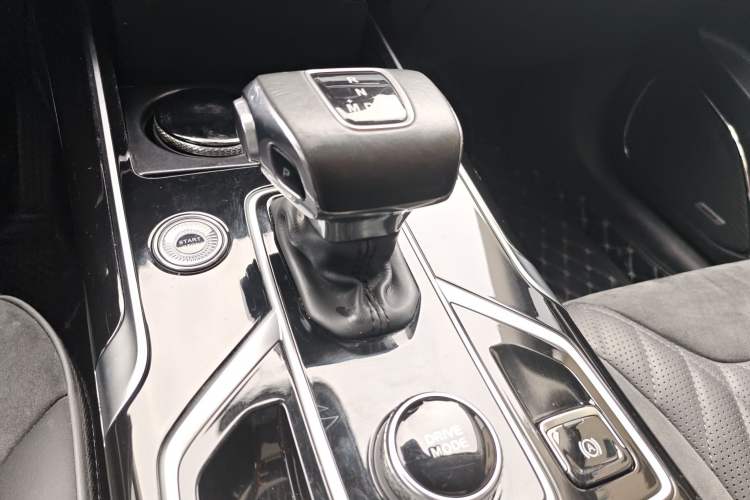 Used Hongqi HS5 2022 Revised Version 2.0T Smart Connect Flagship Edition Gear Lever