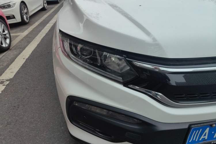 Used Honda XR-V 2017 1.8L EXi CVT Comfort Version Right Front Headlight