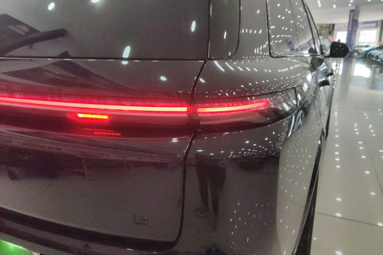 Used Li Auto L8 2023 Pro Model
