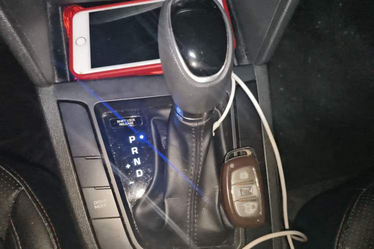 Used Hyundai Elantra (6th Generation / Lingdong) 2018 1.4T Dual-Clutch Xuan Dong · Dynamic Edition Gear Lever