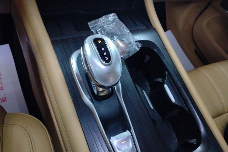 Used VOYAH Dream 2024 PHEV Extended-Range Premium Edition