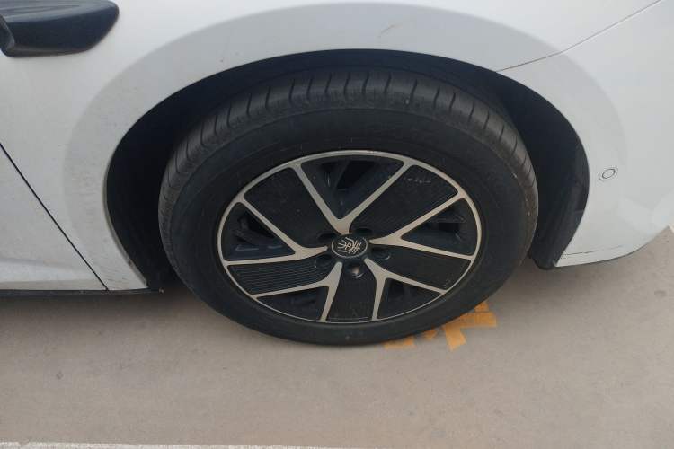 Used BYD Qin L 2025 DM-i Smart Drive 120KM Superior Model Right Rear Wheel Hub