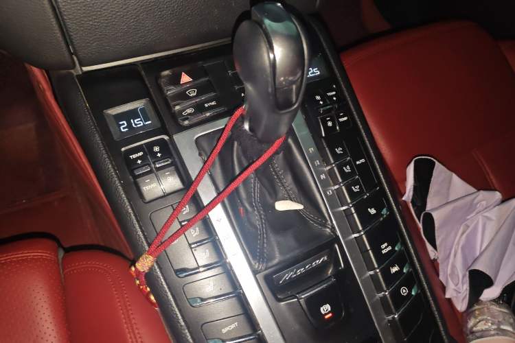 Used Porsche Macan 2017 Macan 2.0T Gear Lever