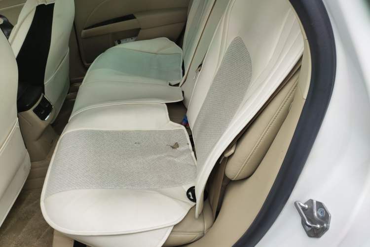 Used Ford Mondeo 2013 2.0L GTDi 200 Luxury Model Left Rear Seat