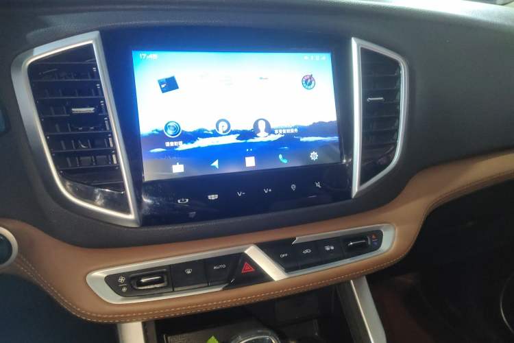 Used Geely Auto Vision X6 2018 1.4T CVT 4G Connected Flagship Edition
