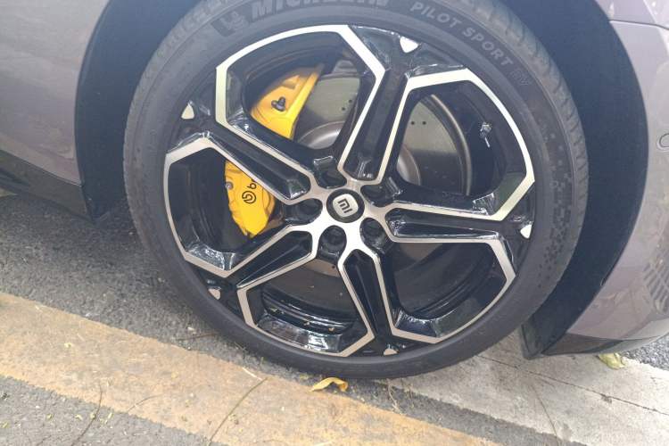 Used Xiaomi Auto SU7 2024 Rear-Drive Long-Range Intelligent Driving Version
