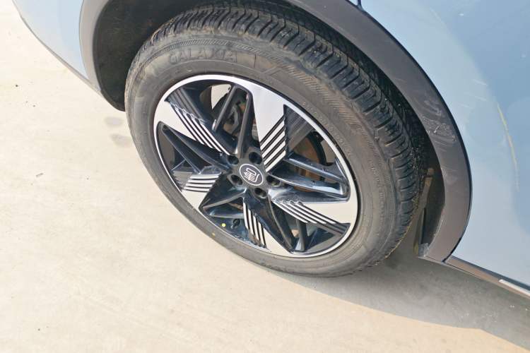 Used BYD Tang New Energy 2023 DM-i Champion Edition 112KM Prestige Model Right Rear Wheel Hub