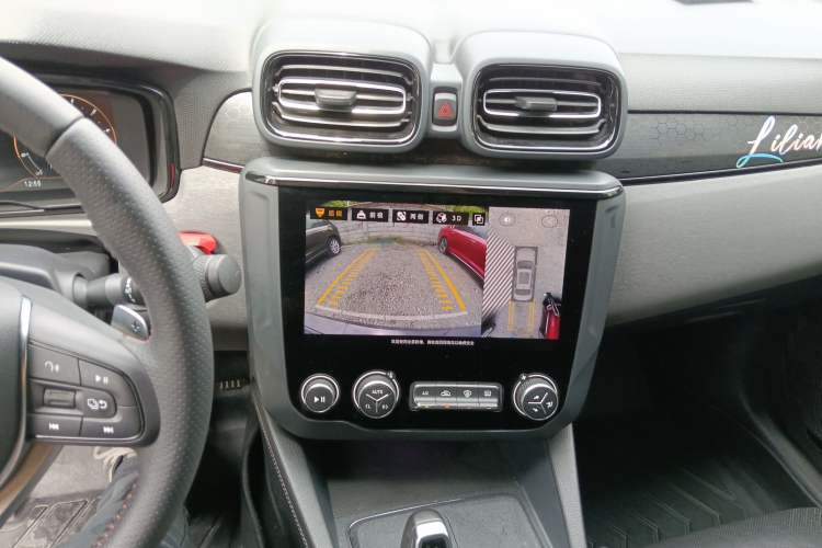 Used Lynk & Co 03 2021 2.0TD Automatic Trendy Champion Edition Audio And AC Panel