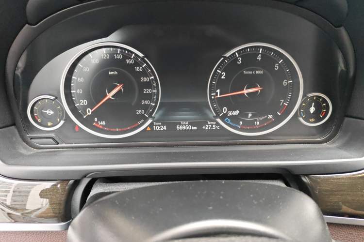 Used BMW 5 Series 2014 525Li Luxury Design Package
